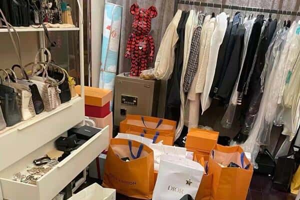广安区回收一线品牌衣服